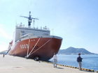 函館港　南埠頭　南極観測船「しらせ」２